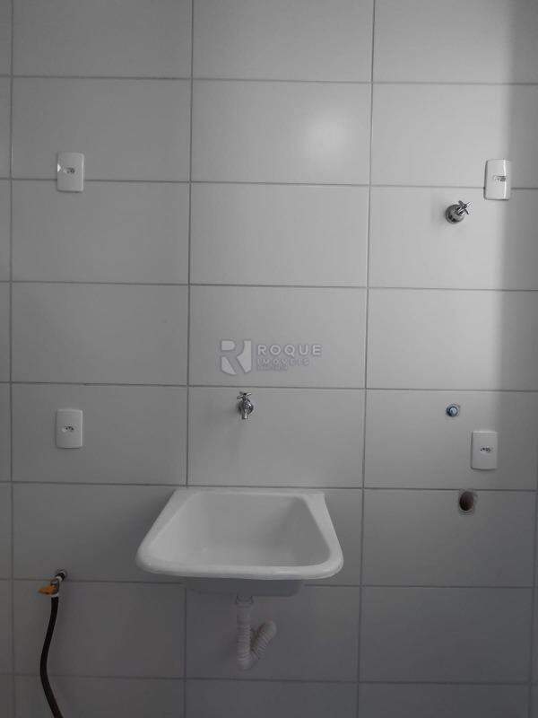 Apartamento para aluguel no bairro Vale das Esmeraldas: Lavanderia