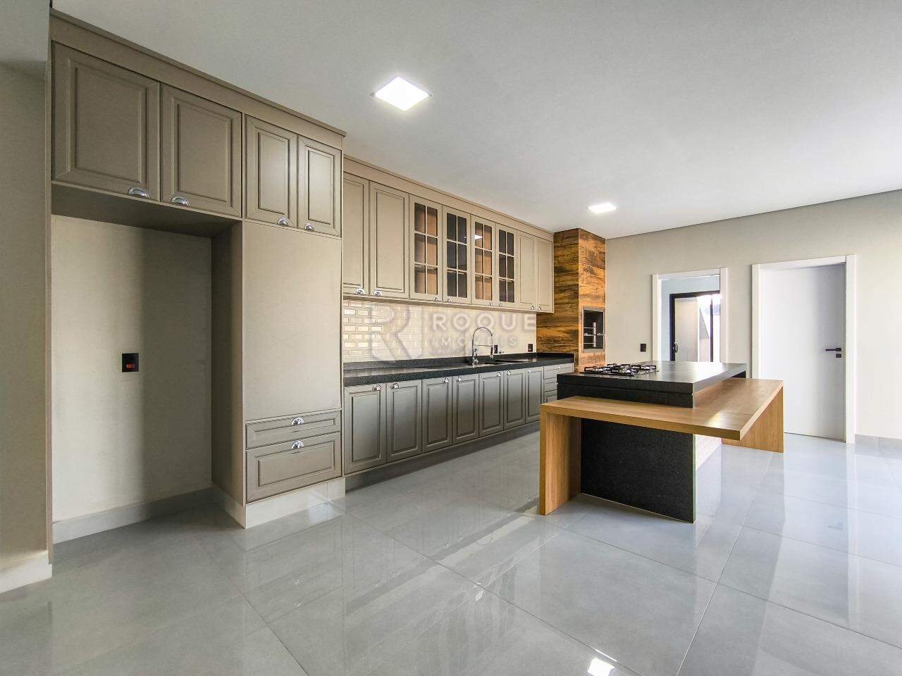 Casa em condomínio à venda no bairro Terras de São Bento II: COZINHA