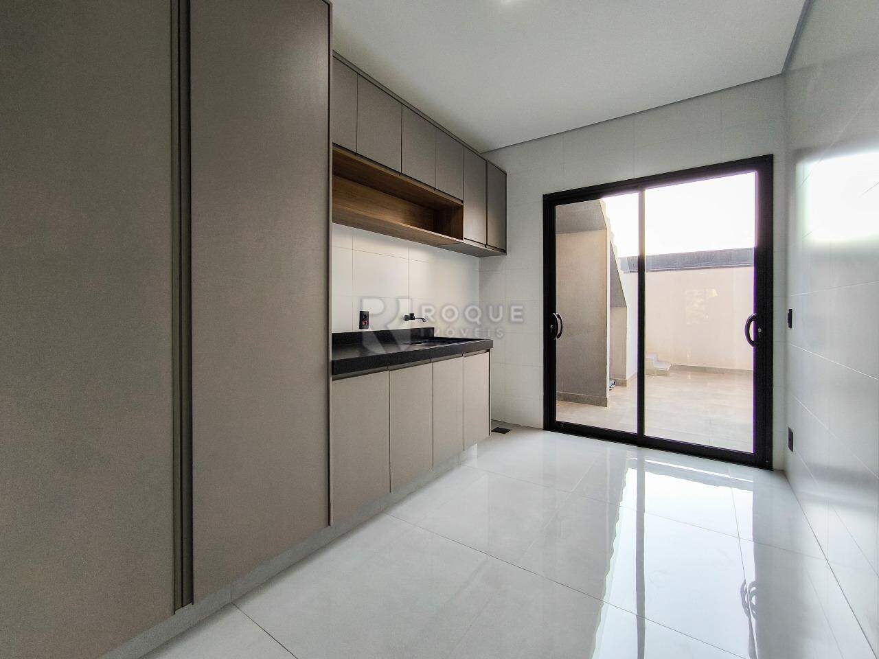 Casa em condomínio à venda no bairro Terras de São Bento II: LAVANDERIA