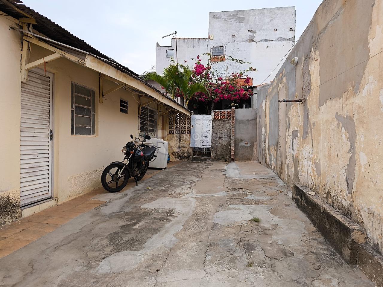 Terreno à venda no bairro Jardim Santa Cecília: CASA 1
