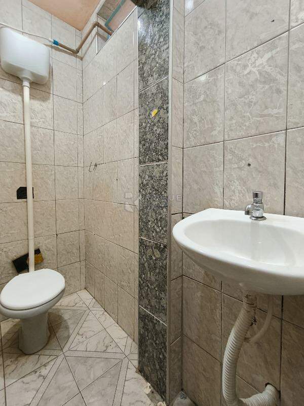 Casa com salão à venda no bairro Jardim Campo Belo: SANITÁRIO FEMININO