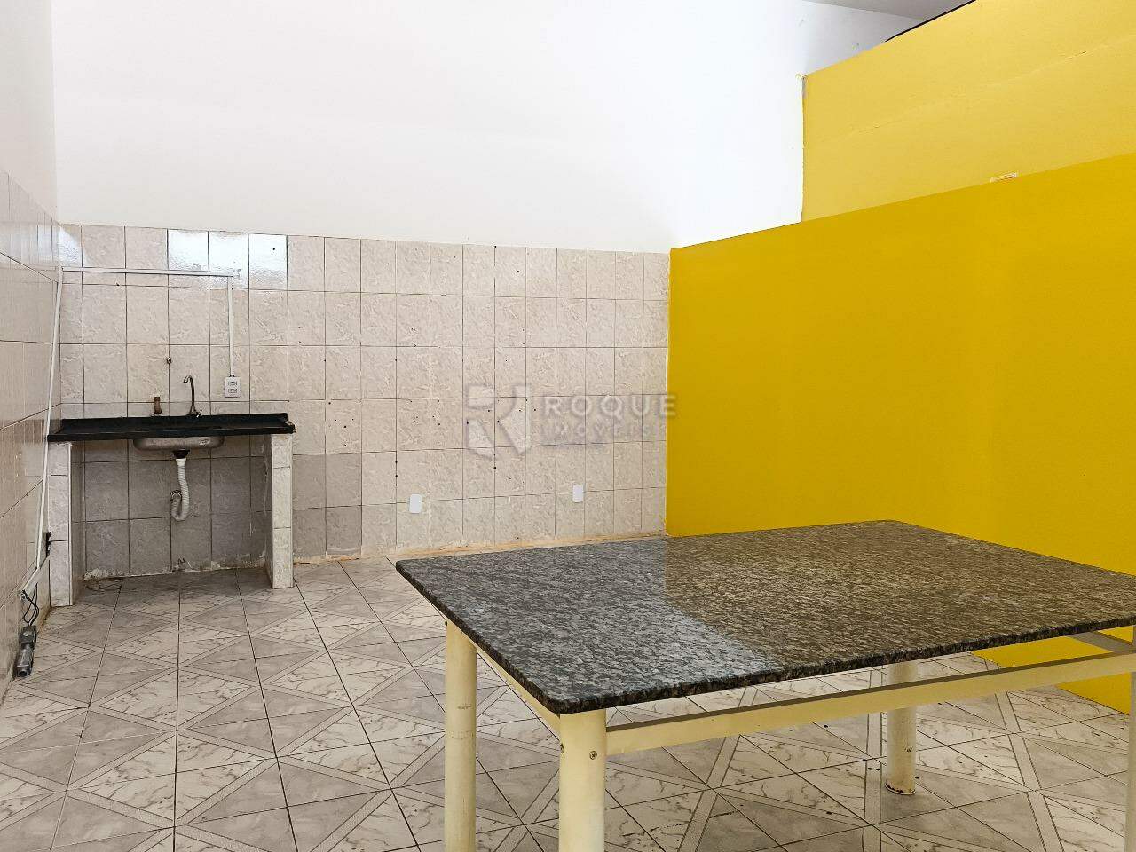 Casa com salão à venda no bairro Jardim Campo Belo: SALÃO 1 COZINHA