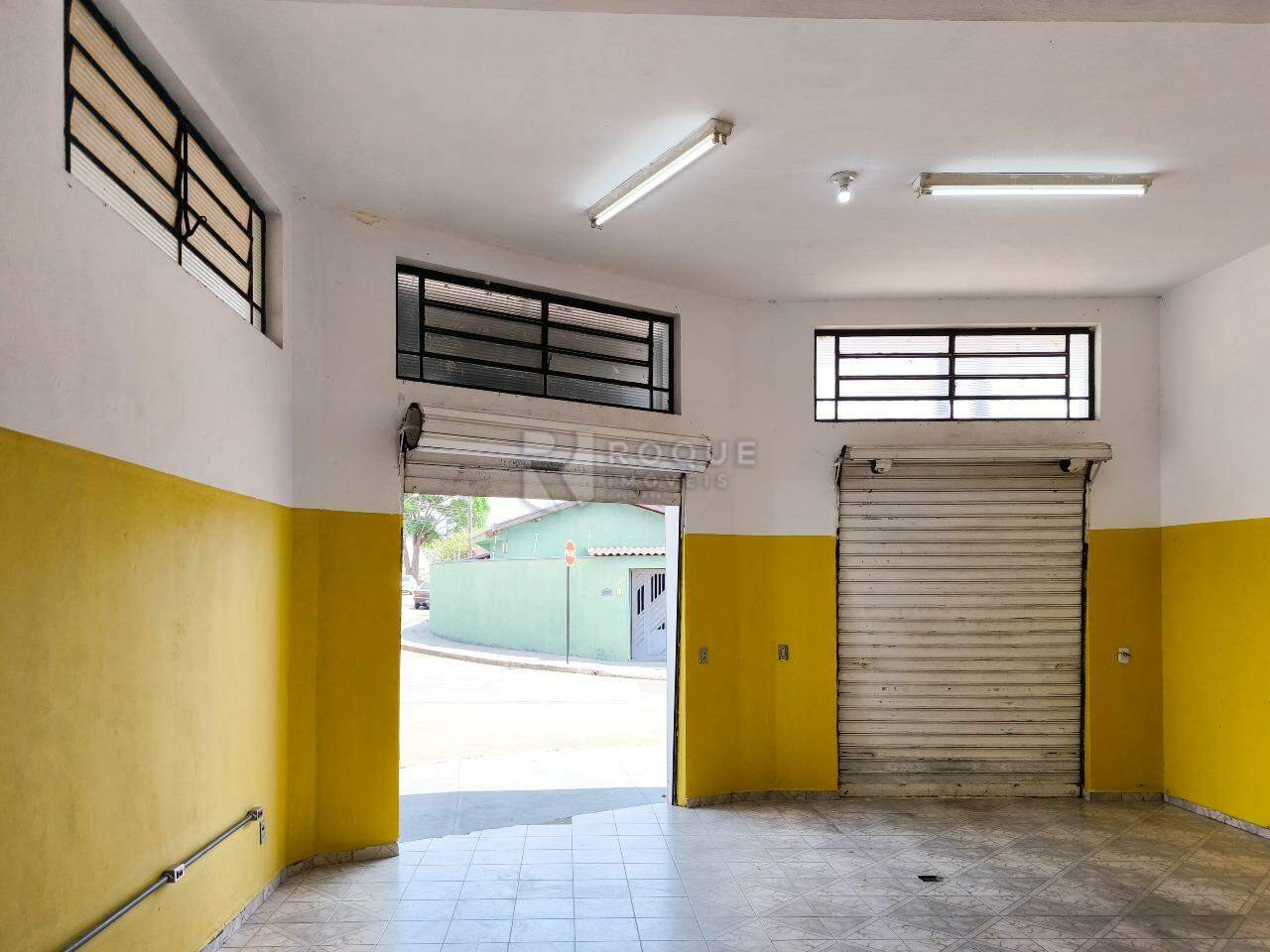 Casa com salão à venda no bairro Jardim Campo Belo: SALÃO 1
