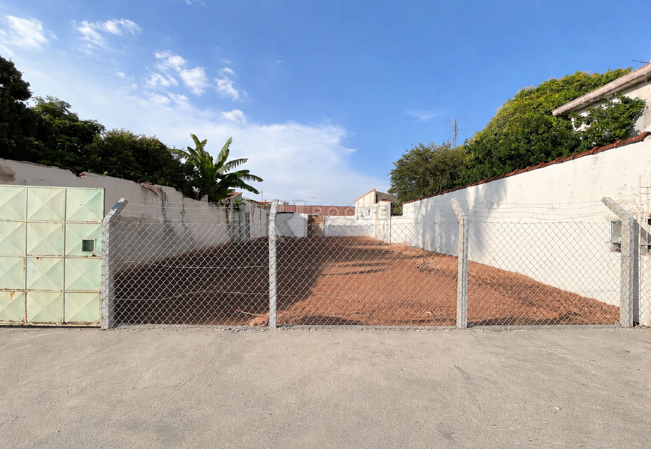 Terreno à venda no bairro Vila Esteves: 