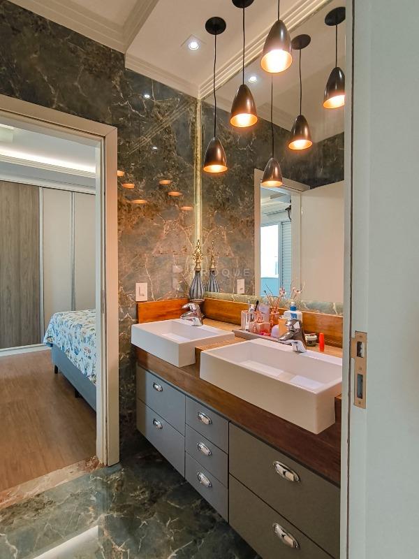 Casa em condomínio à venda no bairro Parque Residencial Roland: WC DEMI-SUÍTE