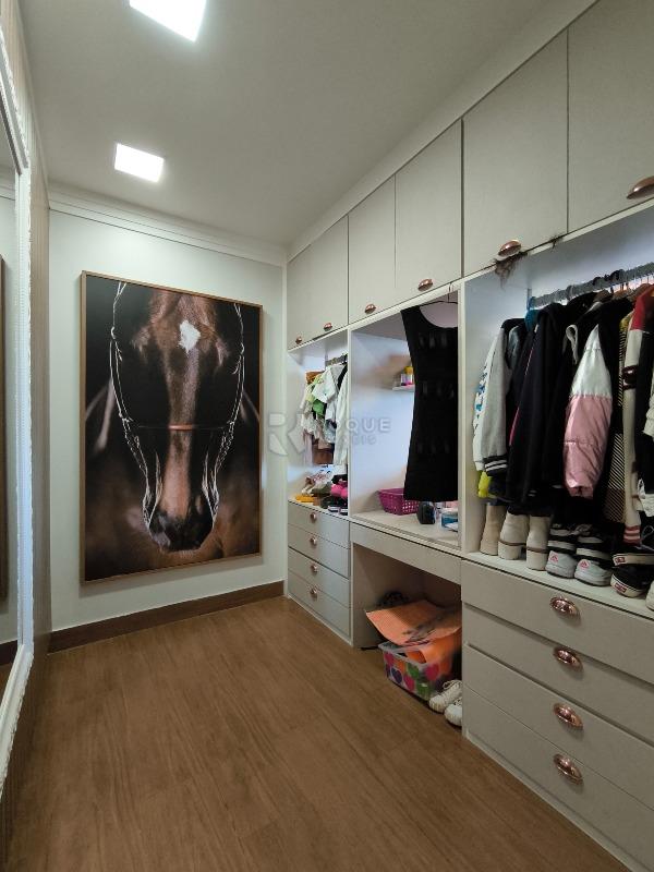 Casa em condomínio à venda no bairro Parque Residencial Roland: CLOSET DEMI-SUÍTE 1