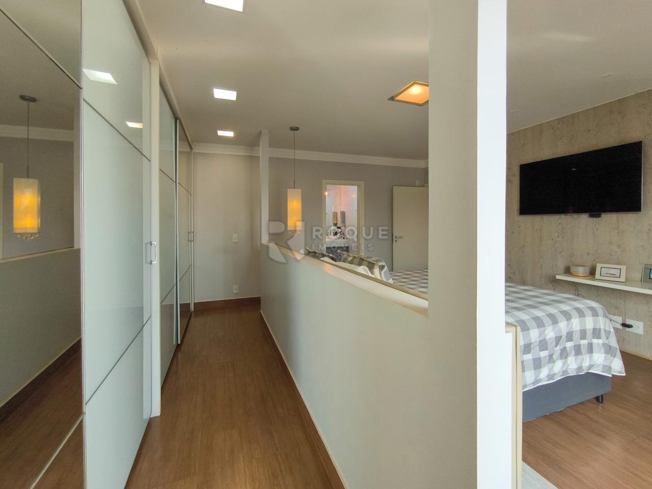 Casa em condomínio à venda no bairro Parque Residencial Roland: CLOSET SUÍTE MASTER