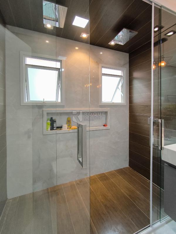 Casa em condomínio à venda no bairro Parque Residencial Roland: WC SUÍTE MASTER