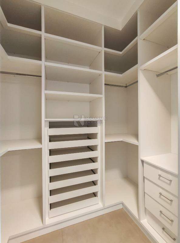 Casa em condomínio à venda no bairro Residencial Greville: Closet Suíte 2