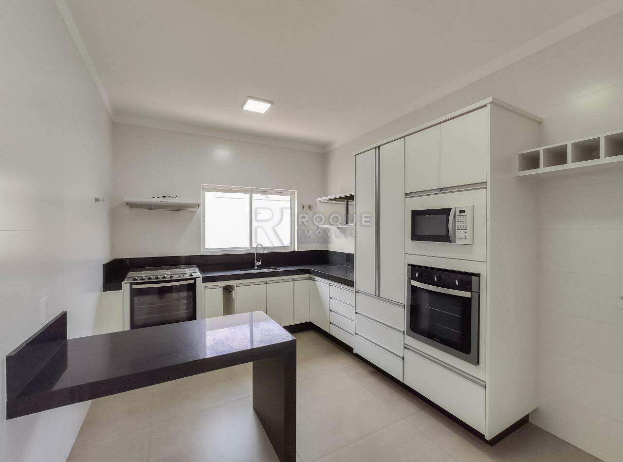 Casa em condomínio à venda no bairro Residencial Greville: Cozinha