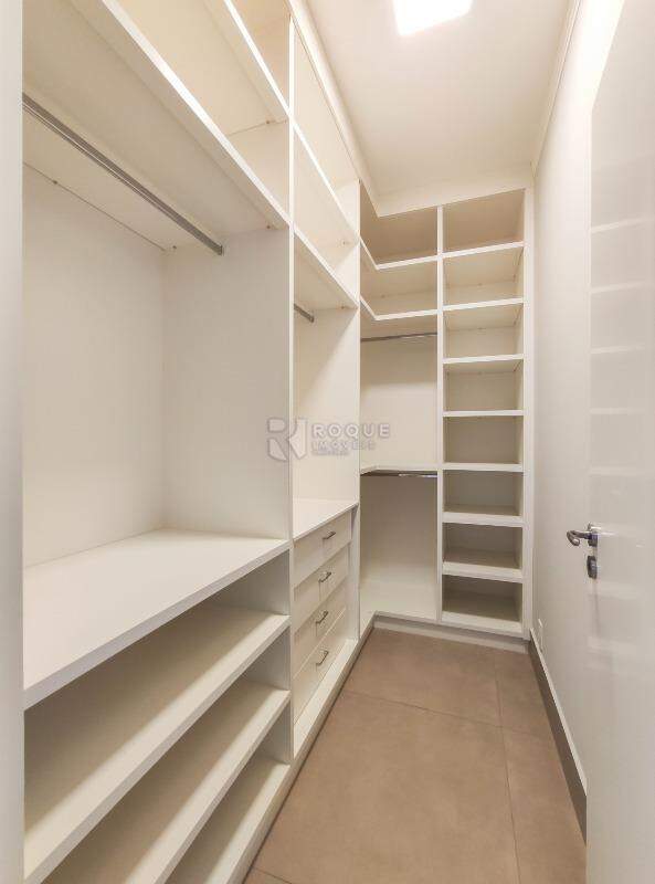 Casa em condomínio à venda no bairro Residencial Greville: Closet Suíte 3