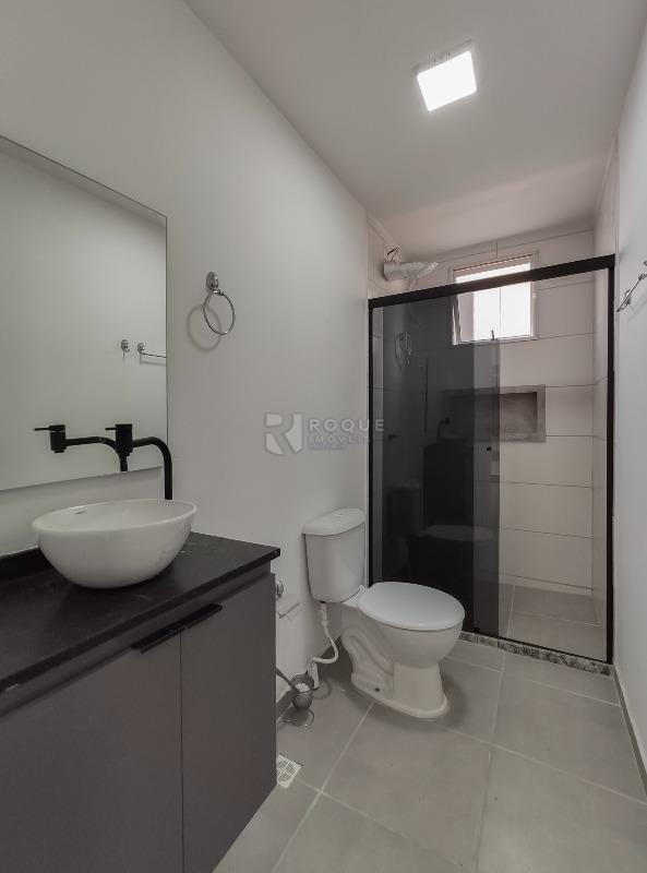 Apartamento à venda no bairro Vale das Esmeraldas: WC social 