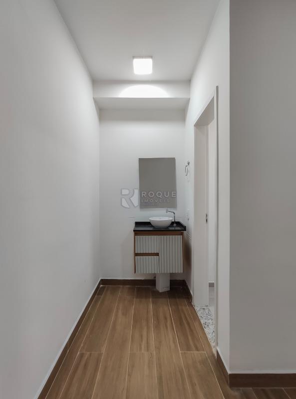 Apartamento à venda no bairro Vale das Esmeraldas: Lavabo suíte 