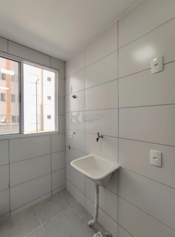 Apartamento à venda no bairro Vale das Esmeraldas: Área de serviço 