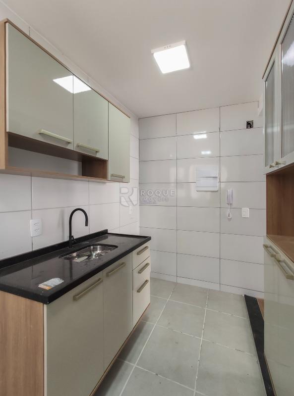 Apartamento à venda no bairro Vale das Esmeraldas: Cozinha