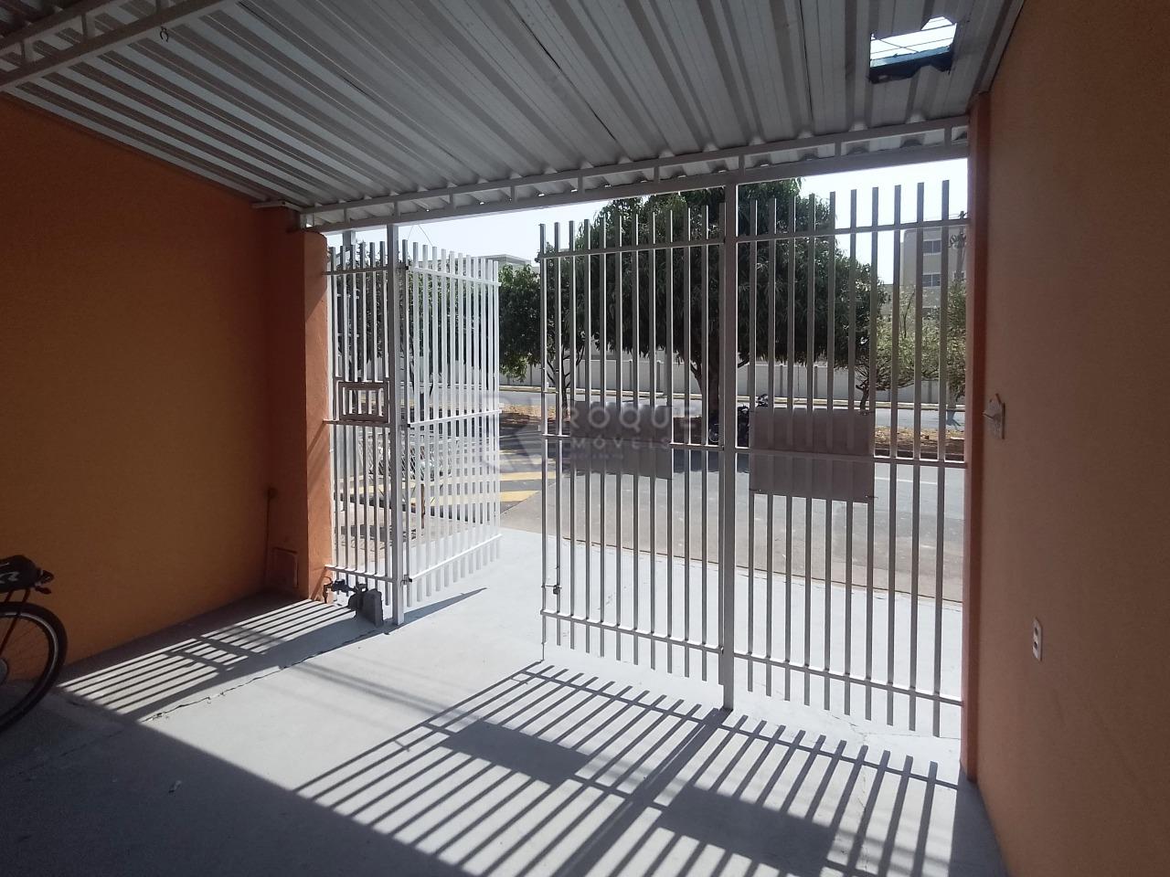 Salão para aluguel no bairro Jardim Campo Verde I: Garagem