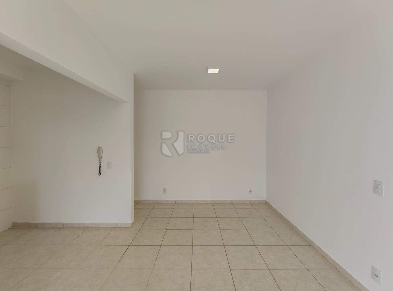 Apartamento à venda no bairro Chácaras Antonieta: Sala
