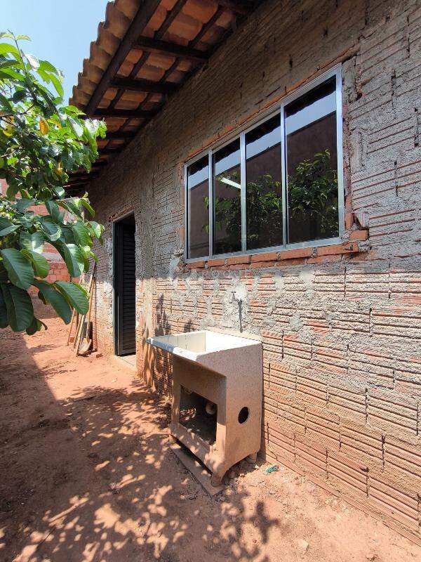 Casa com salão à venda no bairro Jardim Campo Belo: LAVANDERIA