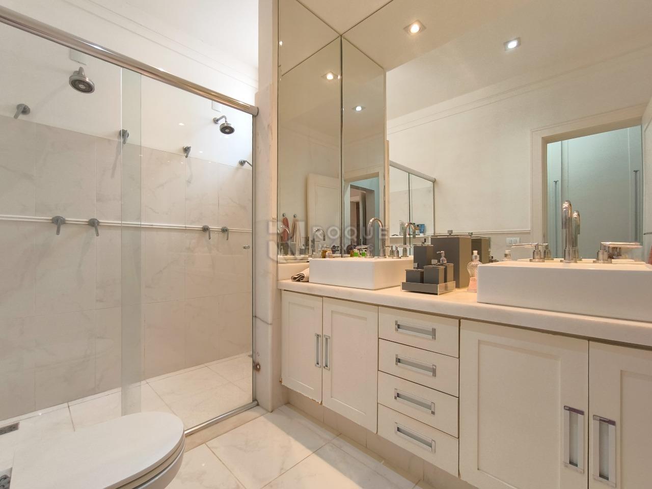 Casa em condomínio à venda no bairro Jardim Colinas de São João: WC SUÍTE 1