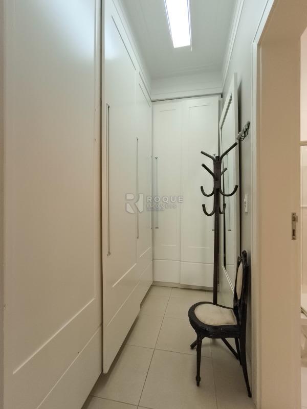 Casa em condomínio à venda no bairro Jardim Colinas de São João: CLOSET SUÍTE 1