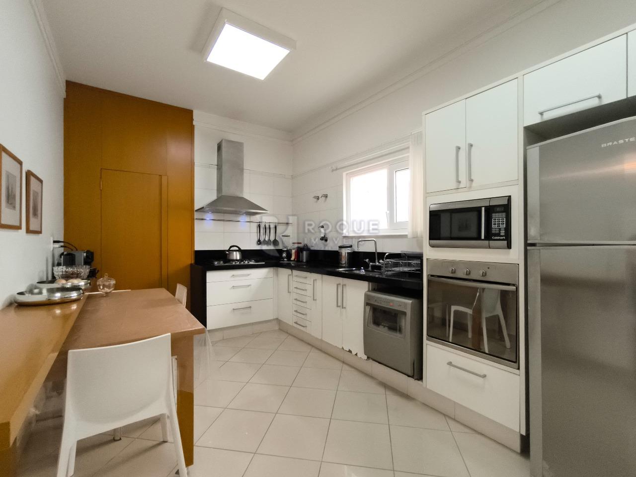 Casa em condomínio à venda no bairro Jardim Colinas de São João: COZINHA