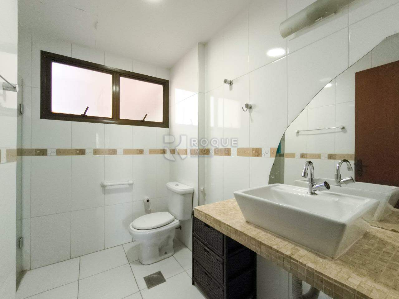 Apartamento à venda no bairro Centro: BANHEIRO SOCIAL