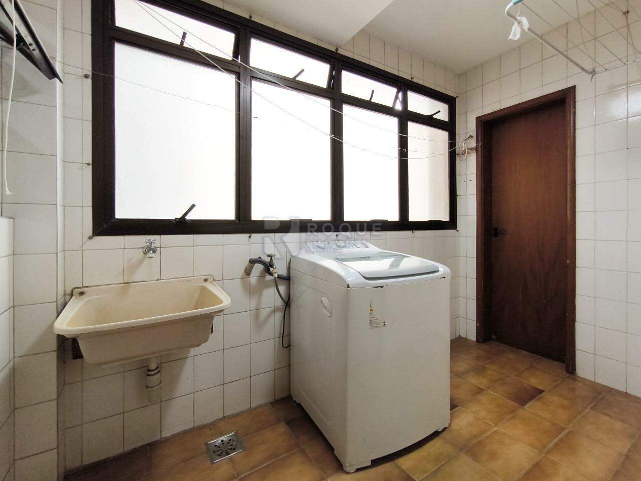 Apartamento à venda no bairro Centro: LAVANDERIA