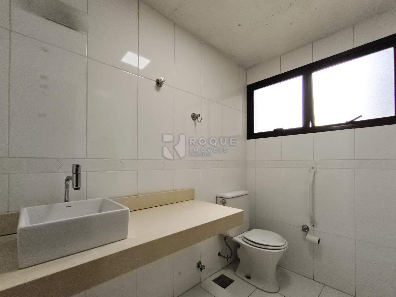Apartamento à venda no bairro Centro: WC SUÍTE