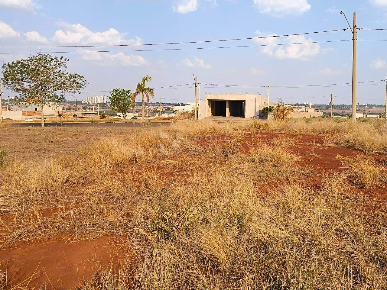 Terreno à venda no bairro Residencial Colinas do Engenho I: 