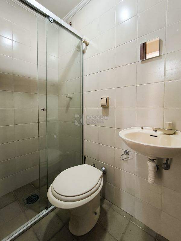 Apartamento à venda no bairro Centro: BANHEIRO EMPREGADA