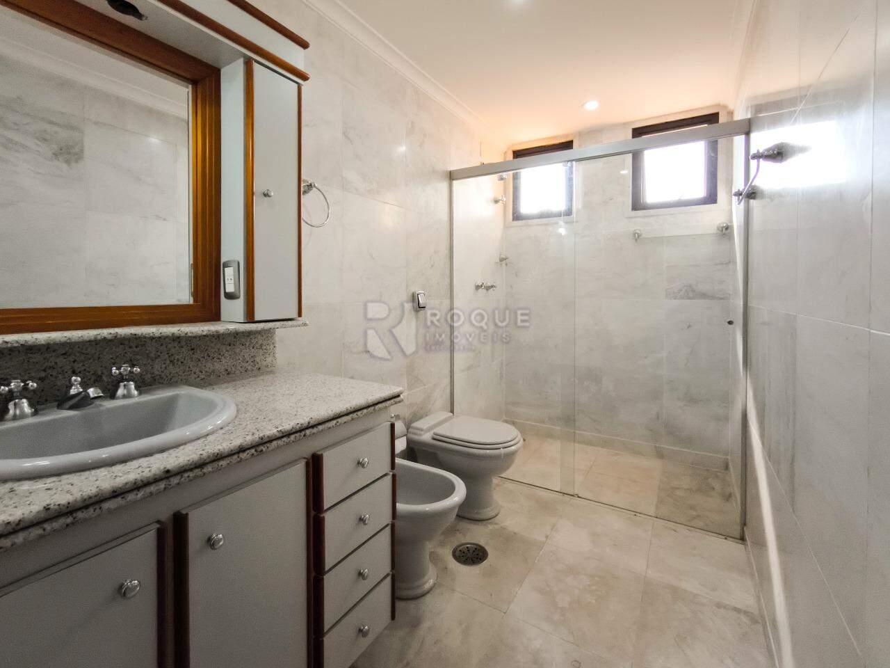 Apartamento à venda no bairro Centro: BANHEIRO SOCIAL