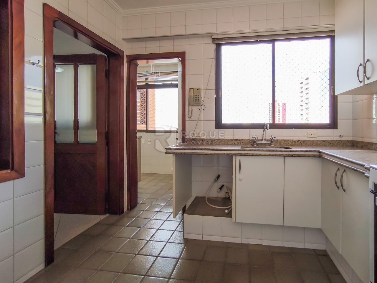 Apartamento à venda no bairro Centro: COZINHA