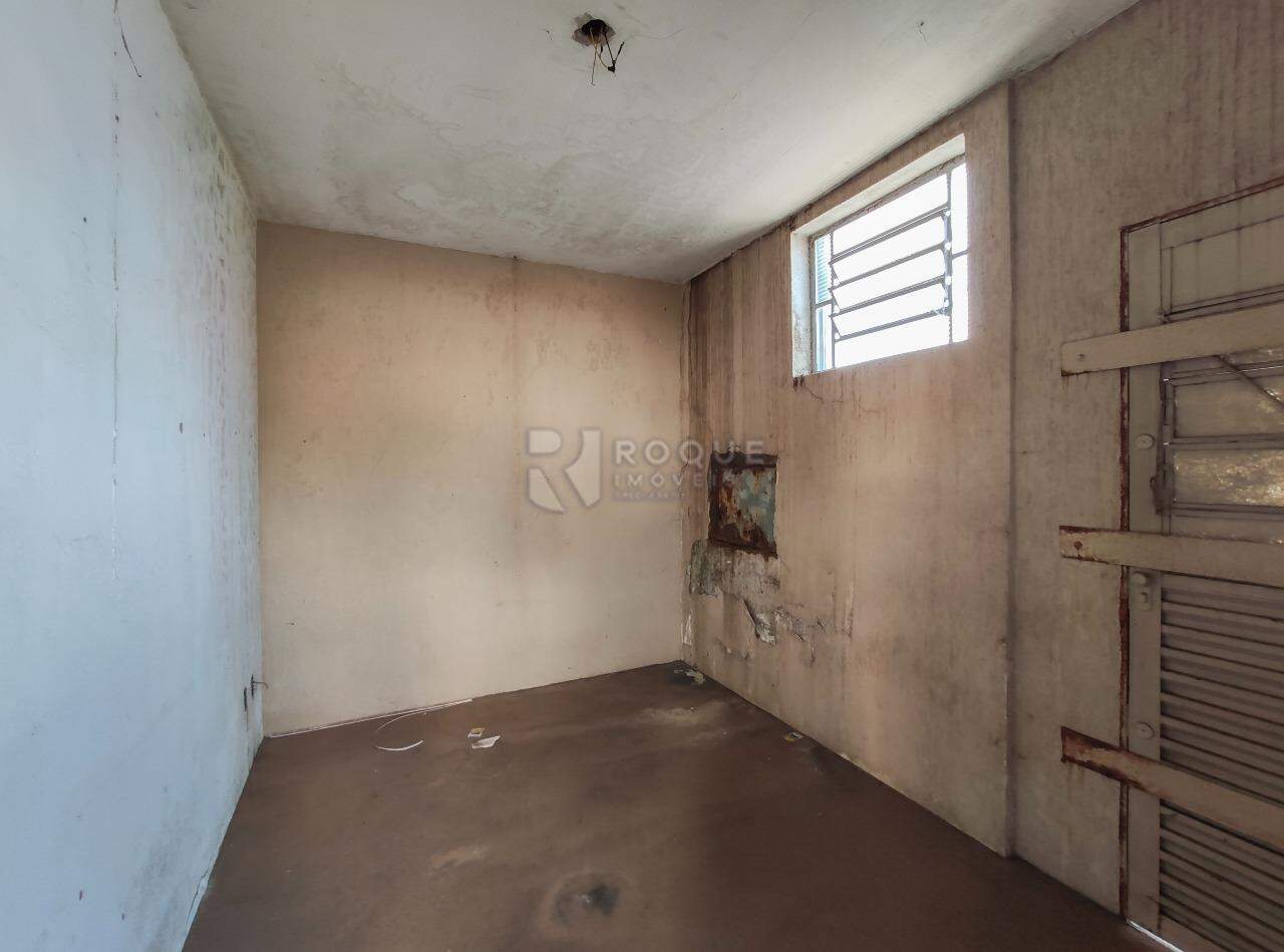 Barracão/Galpão para aluguel no bairro Vila São João: Sala 2