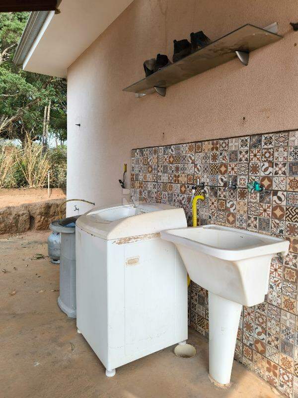 Chácara à venda no bairro Bairro dos Pires de Baixo: LAVANDERIA
