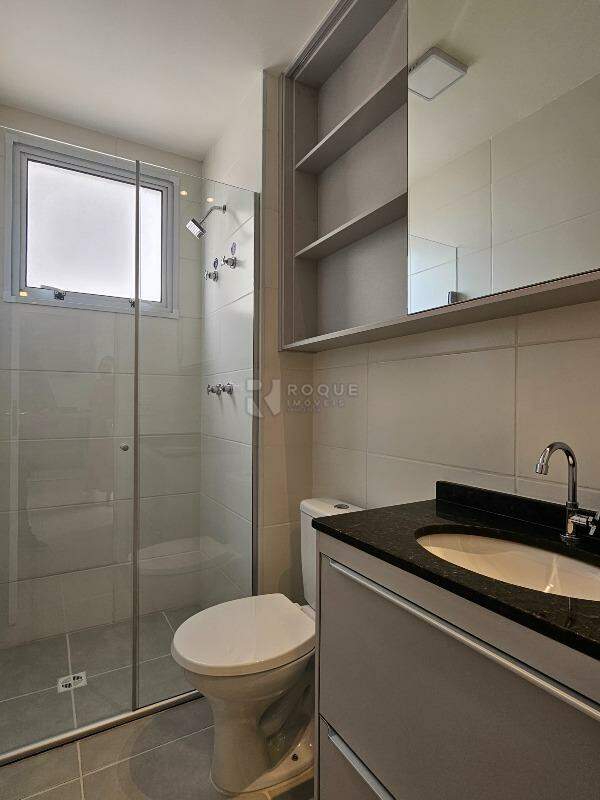 Apartamento para aluguel no bairro Jardim Santa Adélia: WC