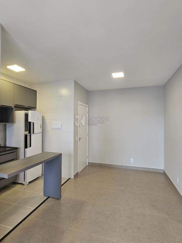 Apartamento para aluguel no bairro Jardim Santa Adélia: Sala