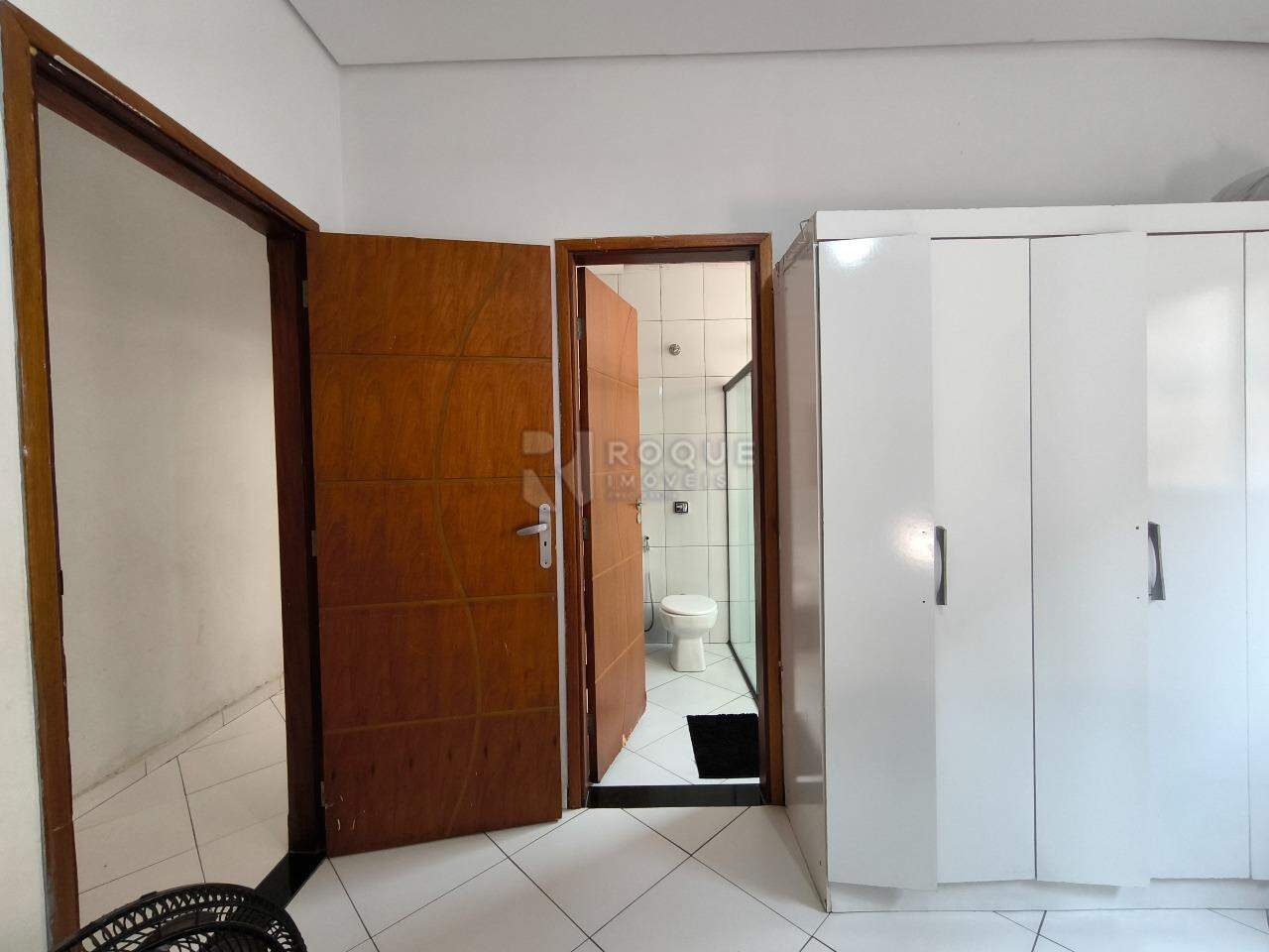 Casa Residencial à venda no bairro Vila Castelar: SUÍTE