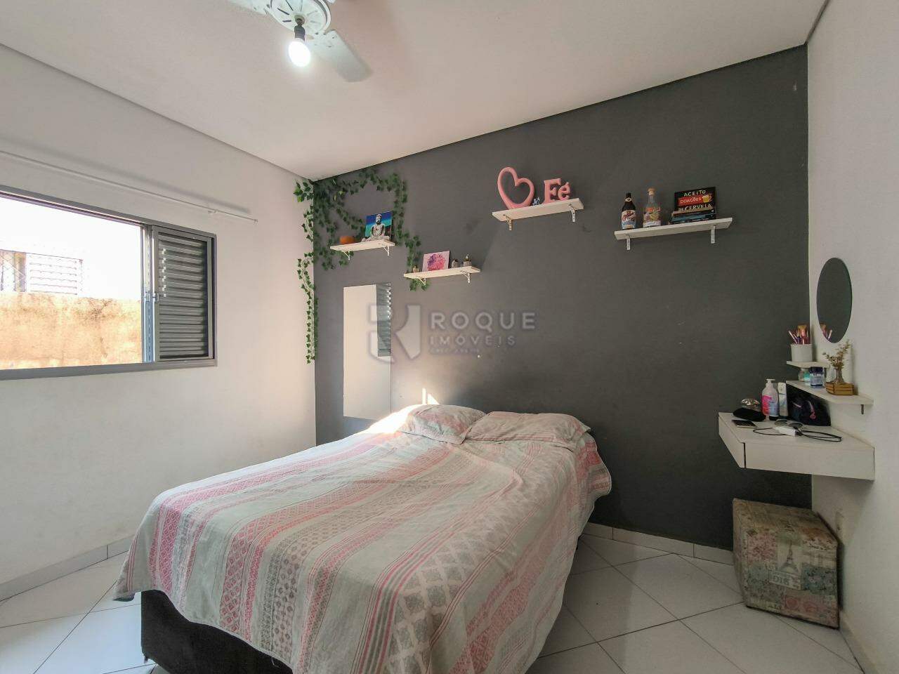 Casa Residencial à venda no bairro Vila Castelar: SUÍTE