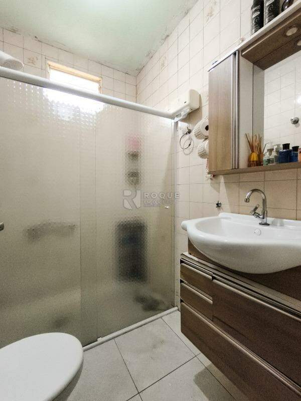 Casa Residencial à venda no bairro Parque Hippolyto: BANHEIRO SOCIAL