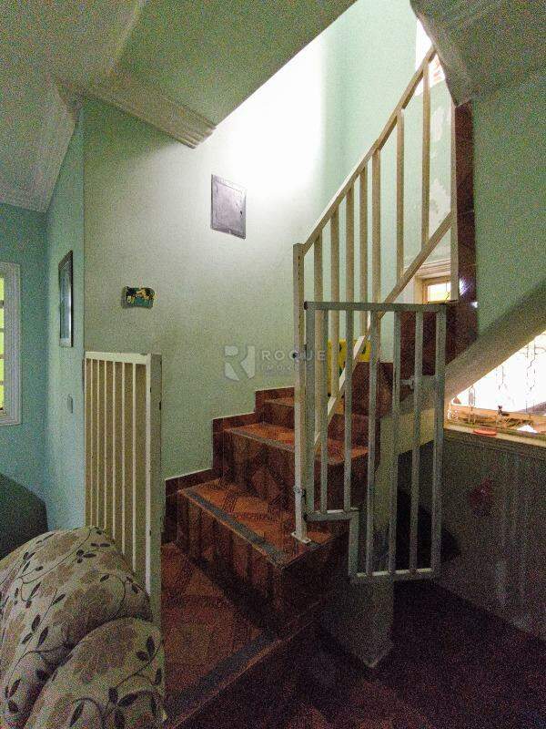 Casa Residencial à venda no bairro Parque Hippolyto: ACESSO PISO SUPERIOR