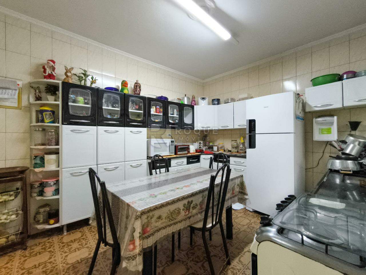 Casa Residencial à venda no bairro Parque Hippolyto: COZINHA
