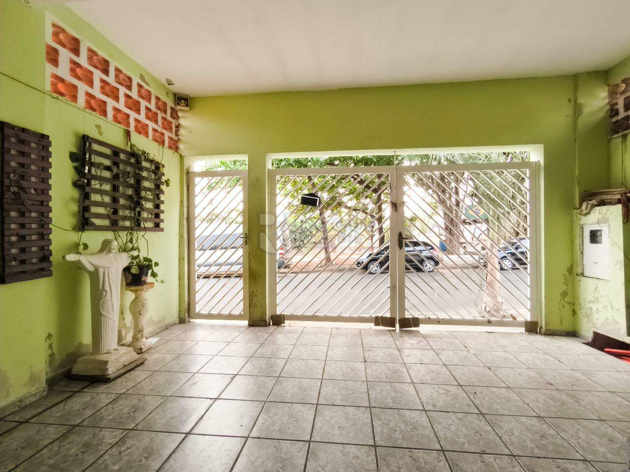 Casa Residencial à venda no bairro Parque Hippolyto: GARAGEM