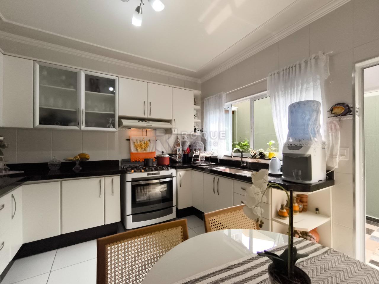 Casa Residencial à venda no bairro Jardim Gustavo Peccinini: COZINHA