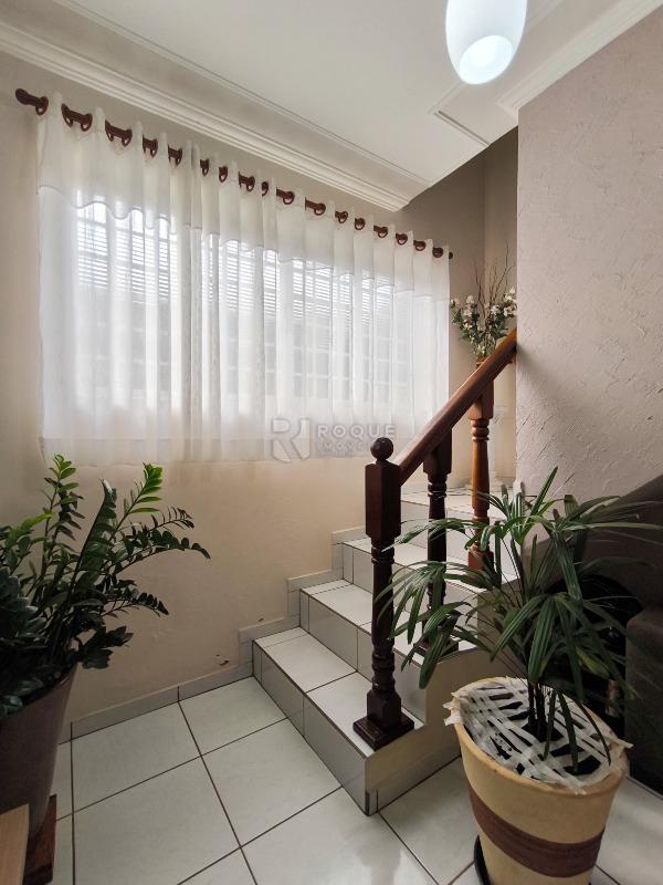 Casa Residencial à venda no bairro Jardim Gustavo Peccinini: ACESSO PISO SUPERIOR