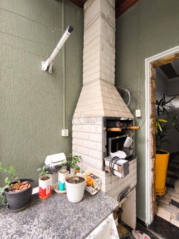 Casa Residencial à venda no bairro Jardim Gustavo Peccinini: CHURRASQUEIRA