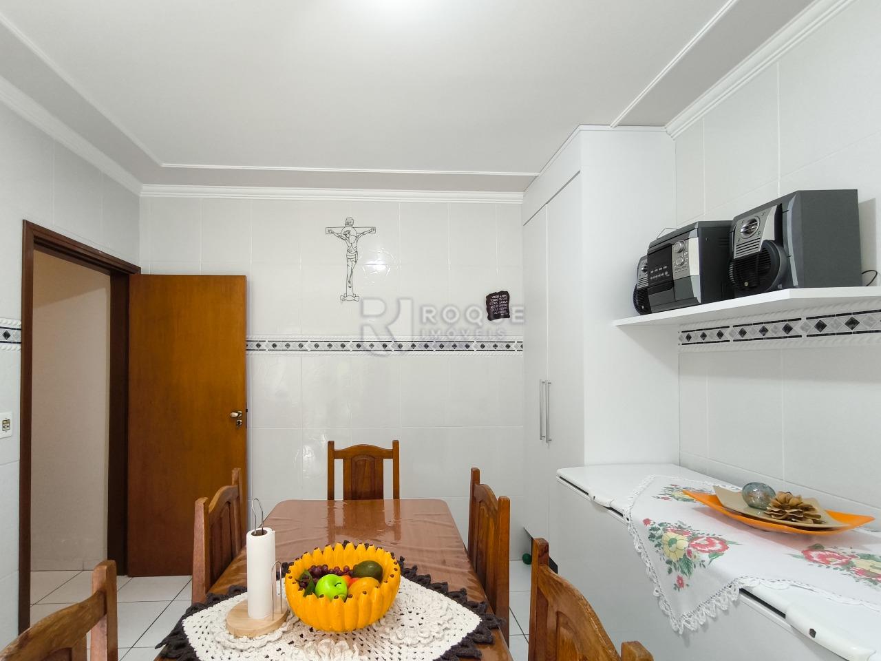 Casa Residencial à venda no bairro Jardim Gustavo Peccinini: ÁREA DE SERVIÇO