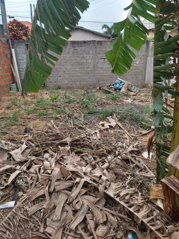 Terreno à venda no bairro Jardim Residencial Santa Amália: 