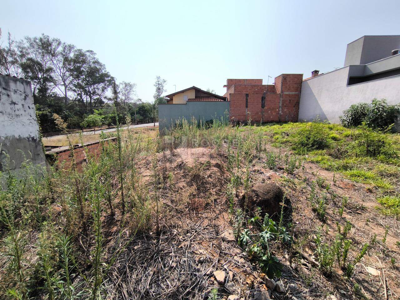 Terreno à venda no bairro Residencial Palmeira Real: 