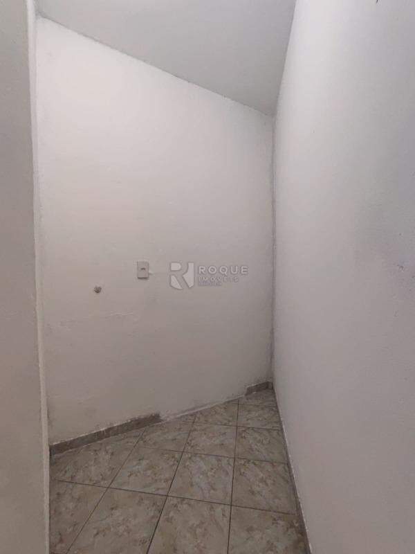 Salão para aluguel no bairro Vila Paulista: despensa