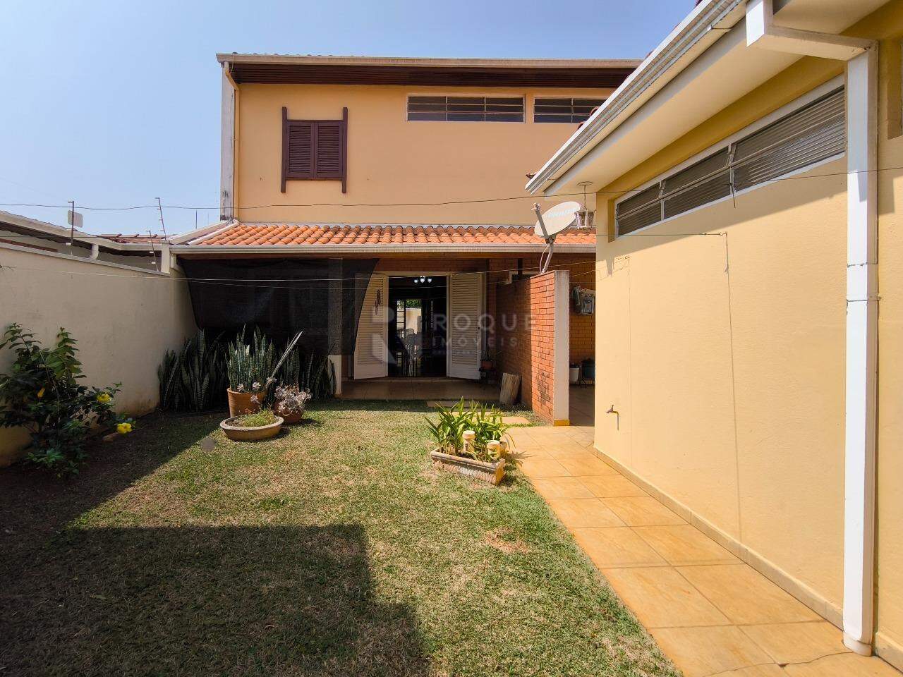 Casa Residencial à venda no bairro Jardim Mercedes: QUINTAL